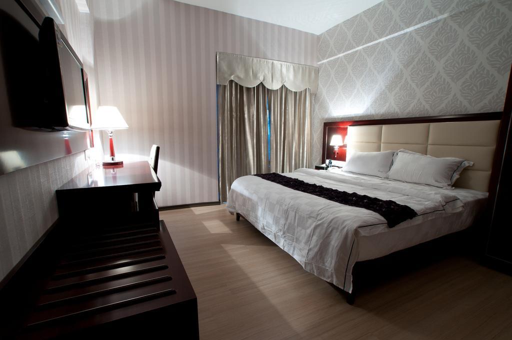 Pariss Hotel Τζόχορ Μπάχρου Δωμάτιο φωτογραφία